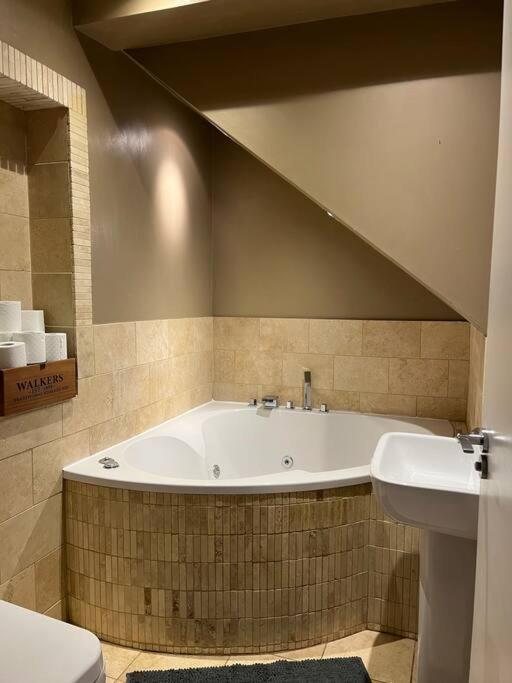 Gorgeous 2 Bed Loft Style Apartment Manchester Eksteriør bilde